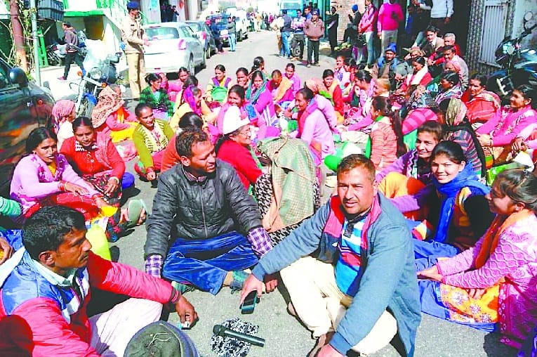 Jalikhan jam for five hours