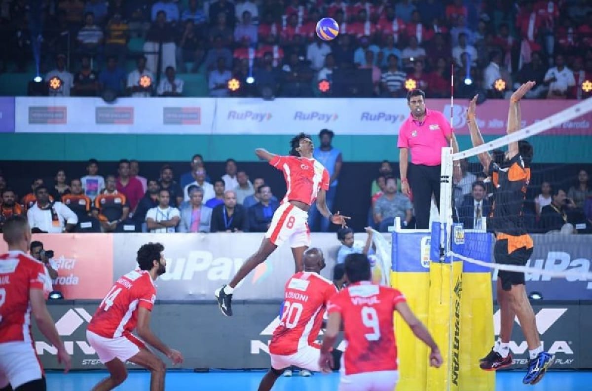 calicut heroes beat ahmedabad defenders in PVL 2019