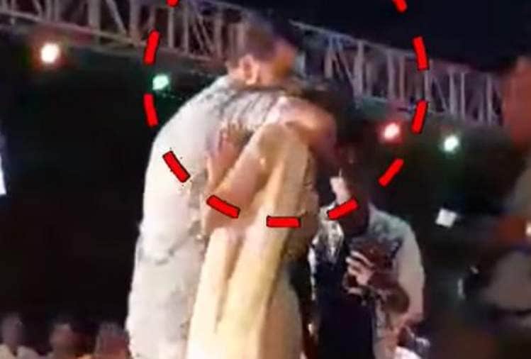 sapna choudhary dance video viral a men kissed him on stage