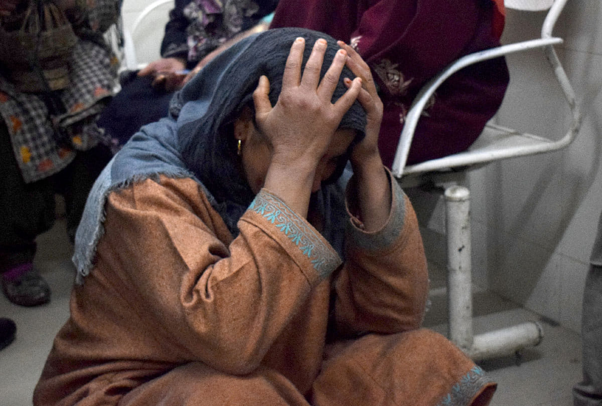 Jammu and Kashmir: Explosion in a school in Pulwama, Injured students shifted to hospital