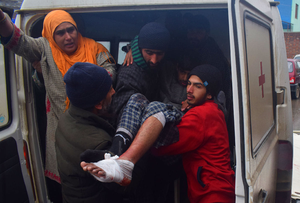 Jammu and Kashmir: Explosion in a school in Pulwama, Injured students shifted to hospital