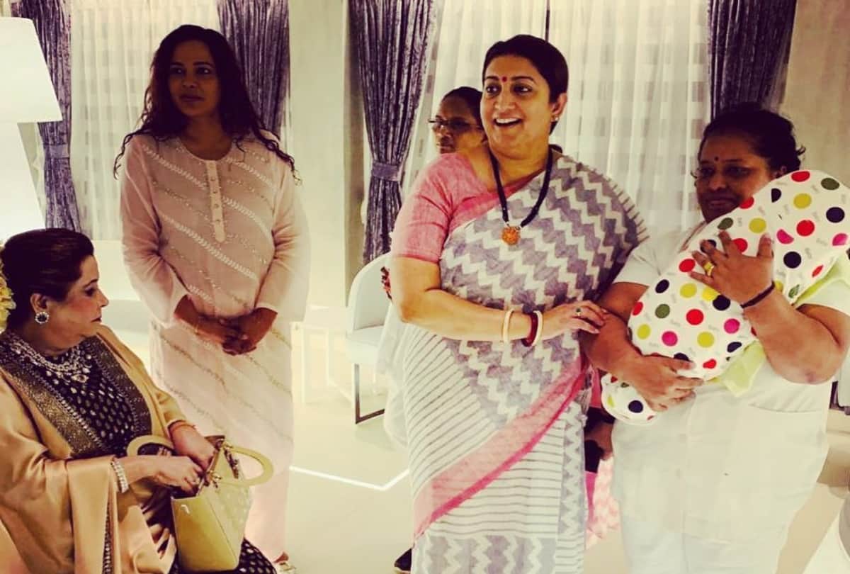 ekta kapoor share picture with baby boy and smriti irani