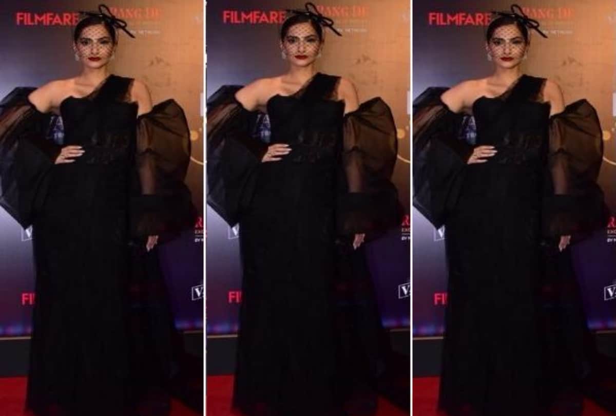 Filmfare Glamour And Style Awards 2019 Deepika Sonam Kapoor and Janhvi Kapoor rocks with their dress