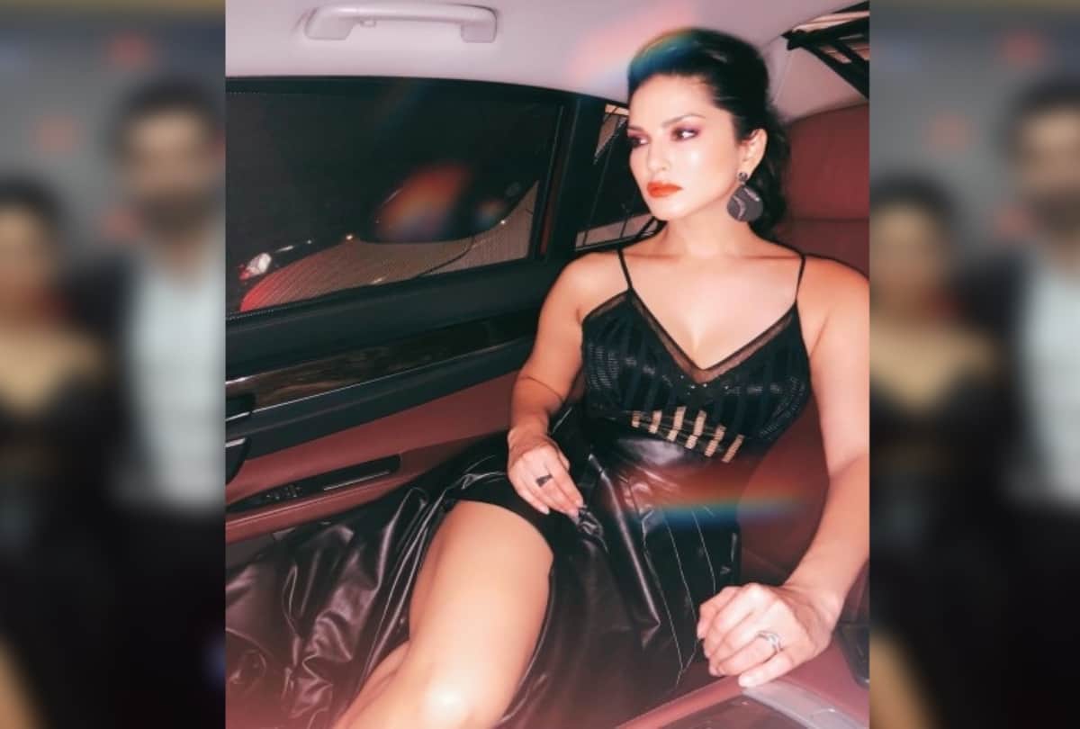 Sunny Leone Looks sizzling hot in white and gold monokini for Dabboo Ratnani Glamorous Photoshoot