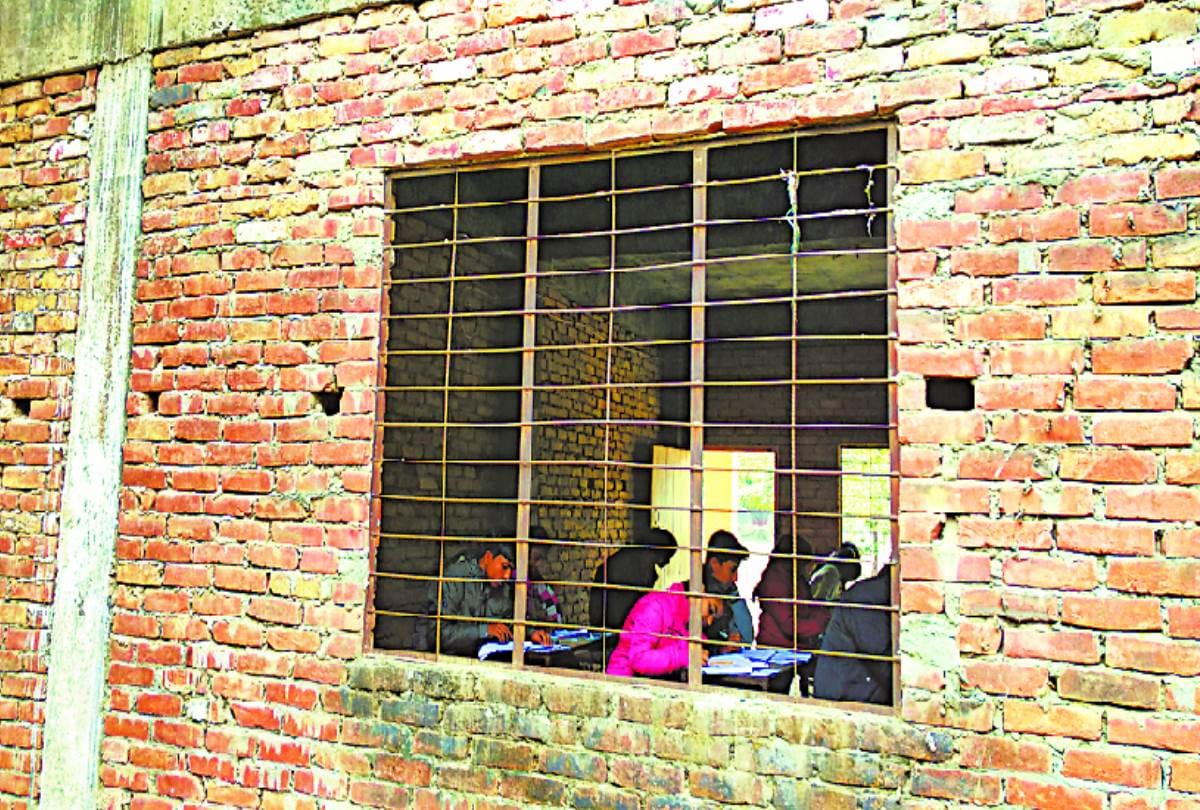 mismanagement in up board examination centers