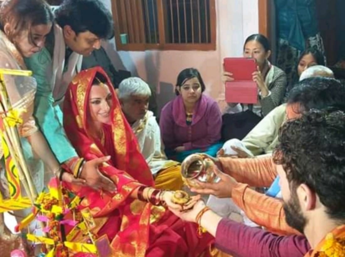Kashi is favorite destination wedding hub for foreigners in varanasi