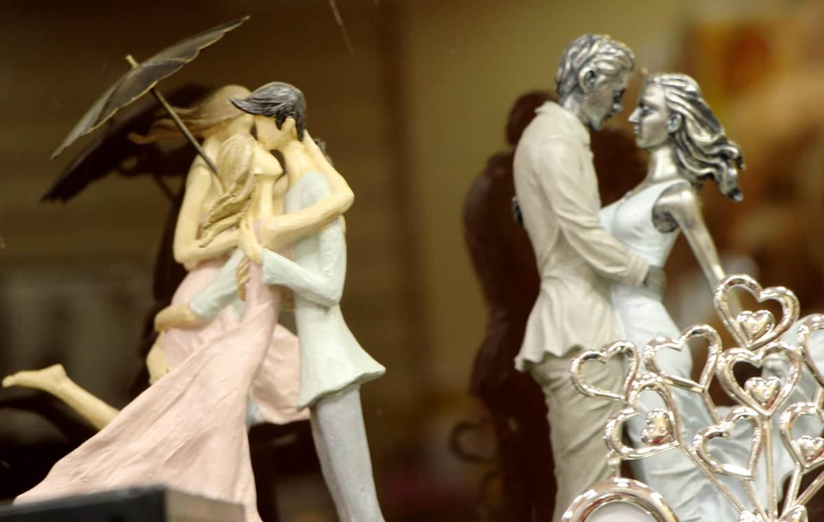 Valentine day 2020 Keep some things in mind before giving rose