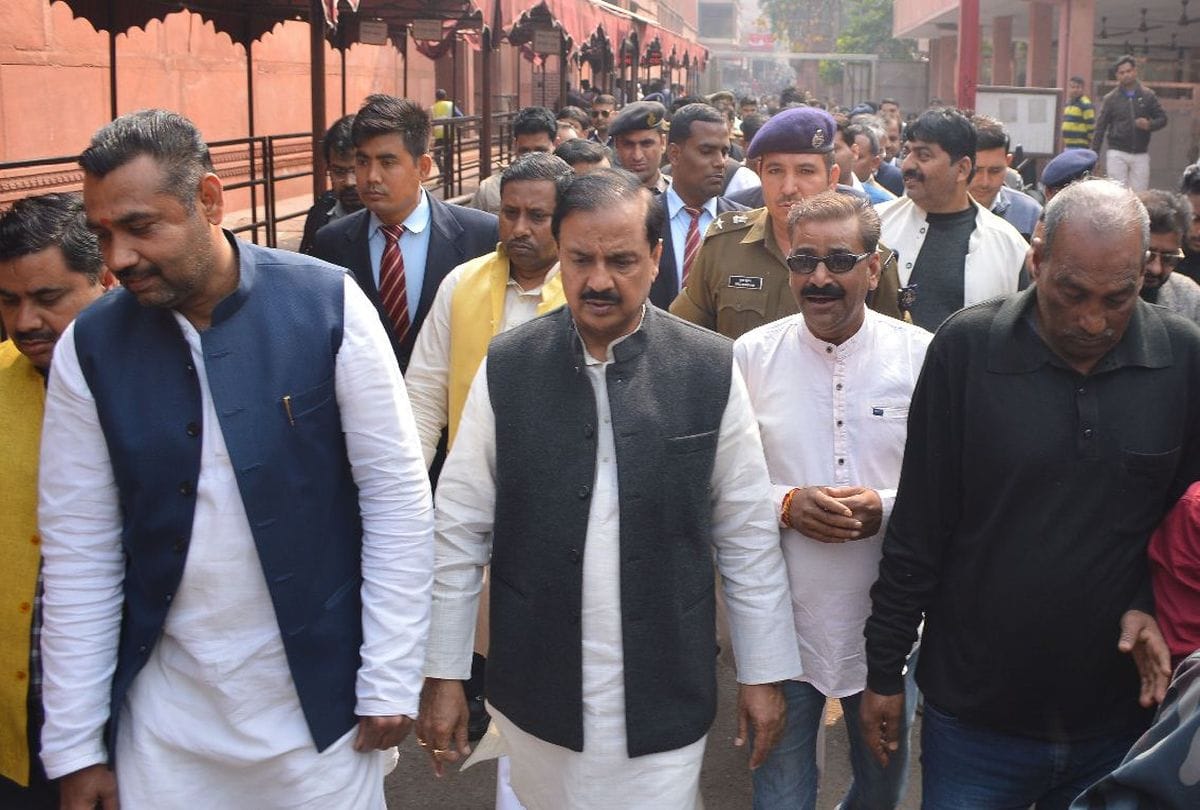 minister mahesh sharma laid the foundation stone of development works in Taj corridor