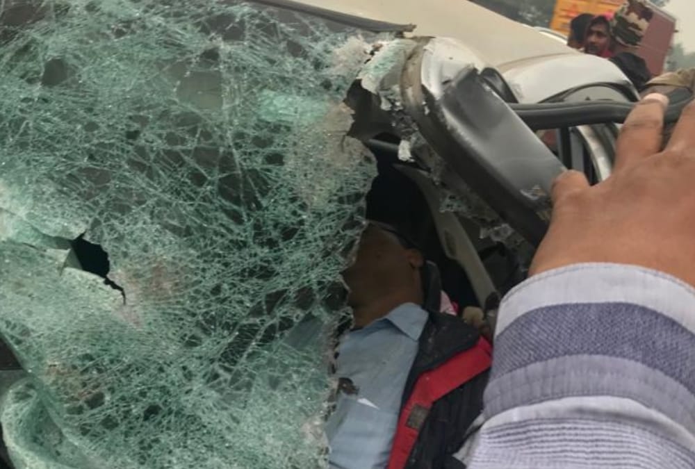 four dead in a car accident at lucknow prayagraj national highway