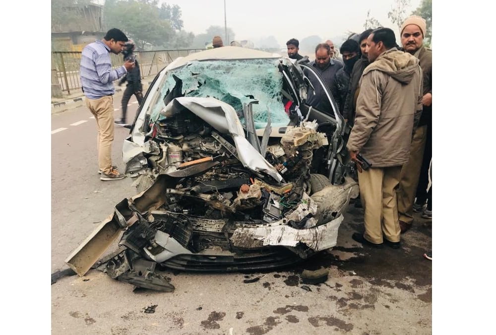 four dead in a car accident at lucknow prayagraj national highway