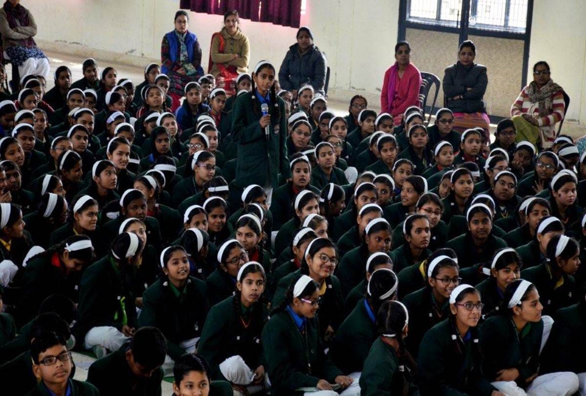 Aparajita 100 million Smiles, SP Crime told to keep safe in cyber world in Bareilly