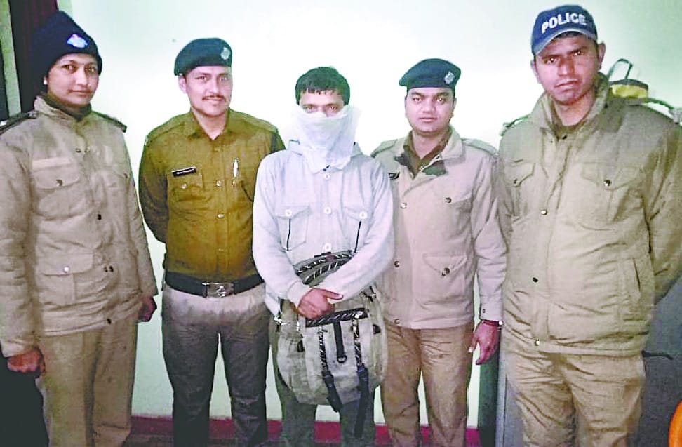  hotel businessman arrested with 555 grams of Charas 
