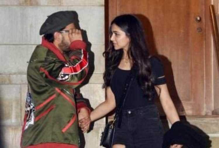 ranveer singh and deepika padukone reached for gully boy screening romance in car