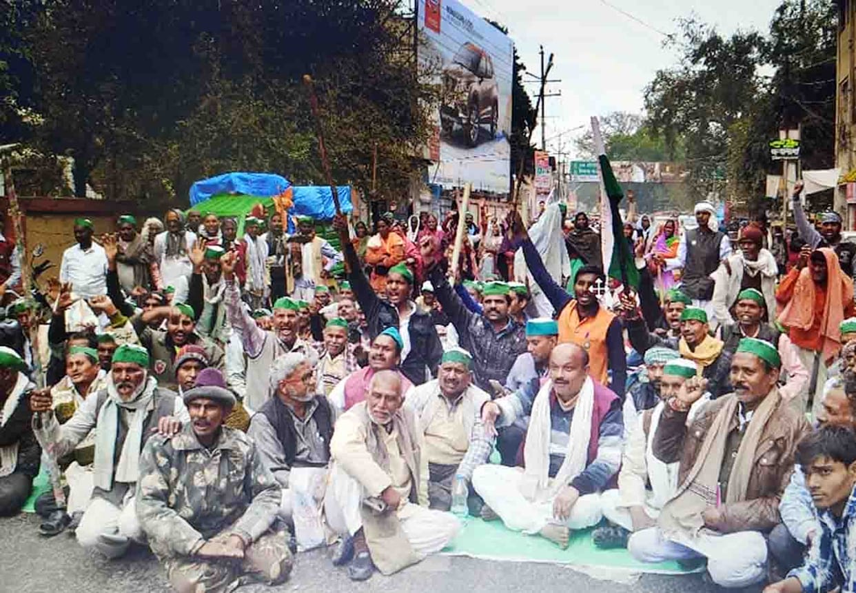 Indian Farmer's Union Squatted on road