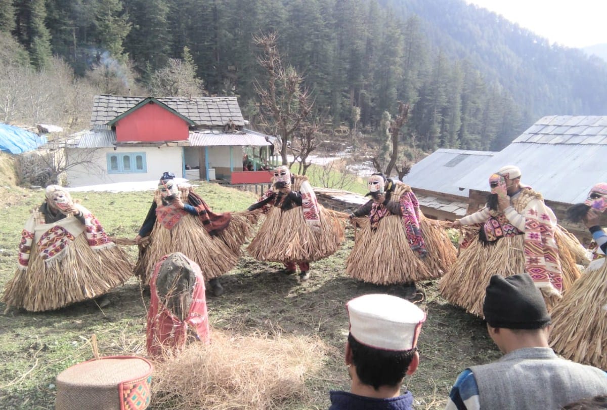 people dance Barefoot on the thorny bushes, in kullu himachal