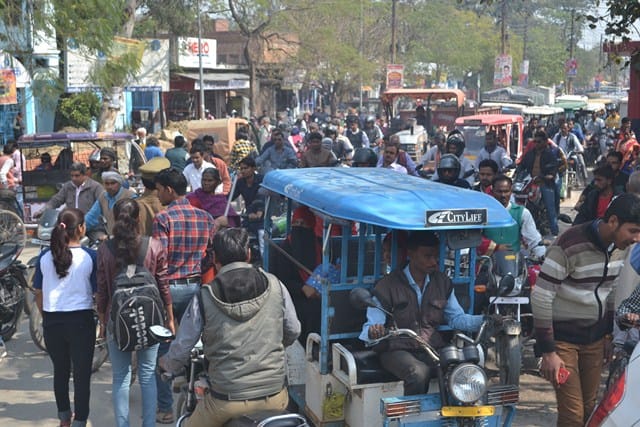 encroach on the tracks, jammed on the road
