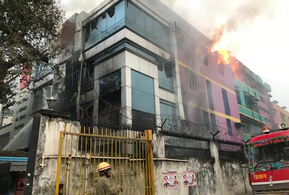 Fire breaks out at a factory in Naraina