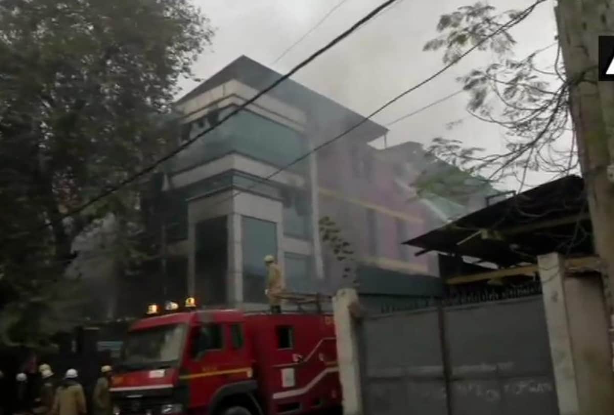 delhi narayana fire breaks out in archies perfume factory see in photos all updates and developments