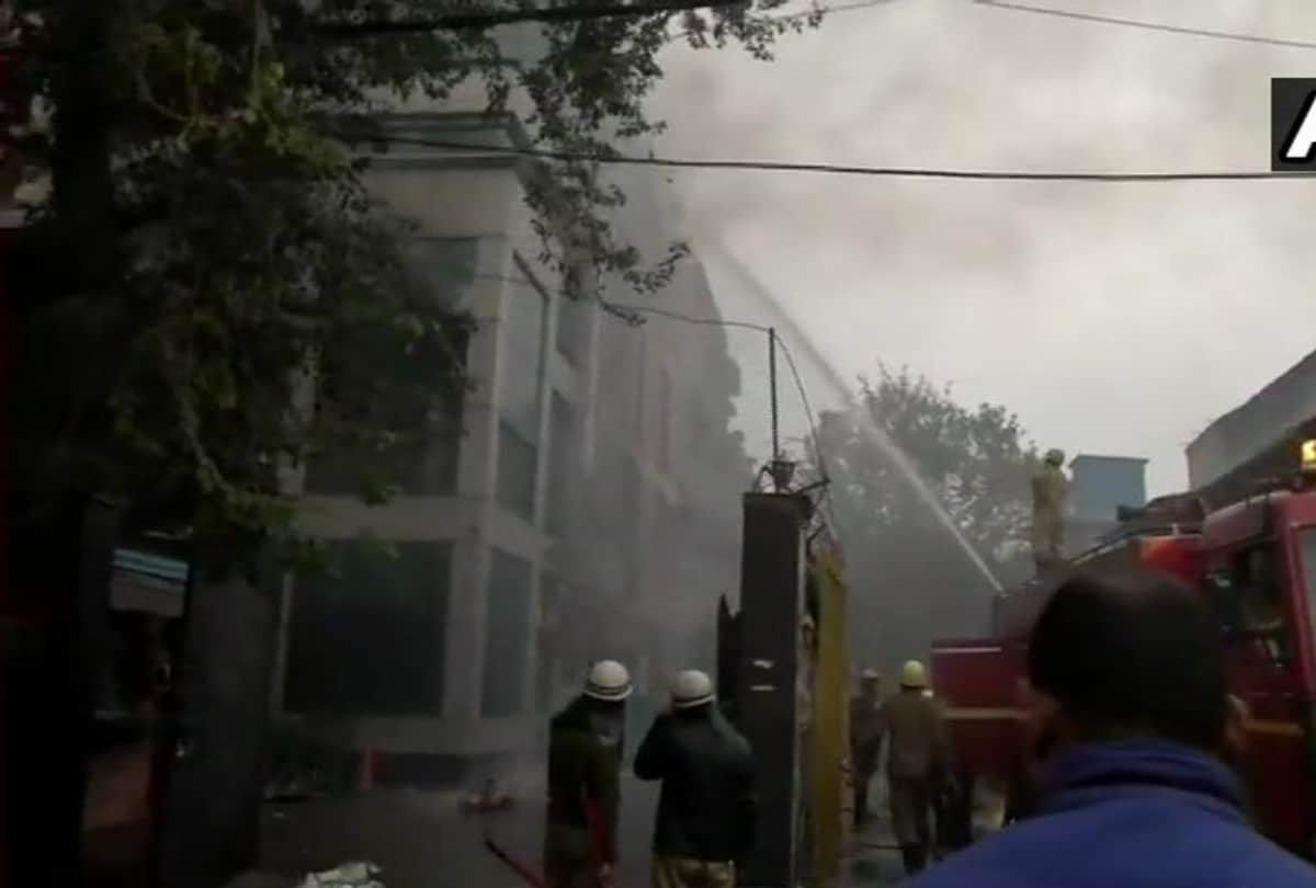 delhi narayana fire breaks out in archies perfume factory see in photos all updates and developments