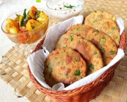 Hari Matar ki Puri Recipe