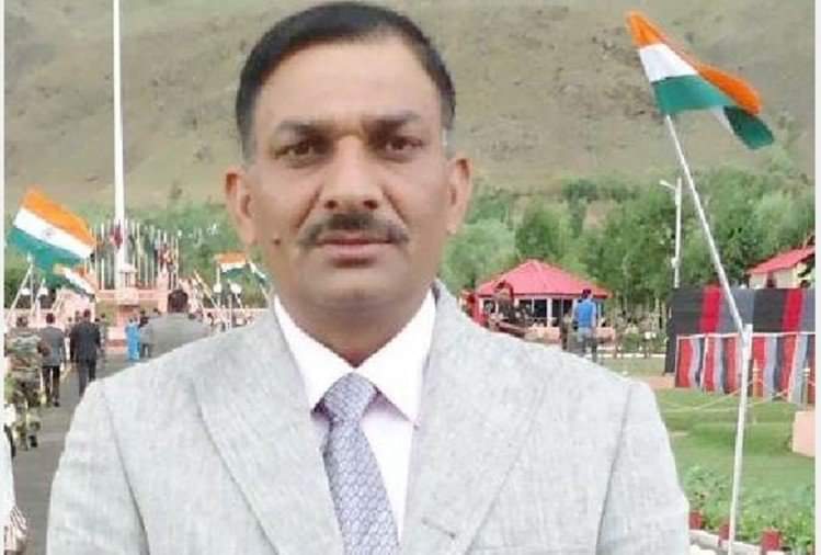 Valentine Day 2019: Indian Army Soldiers Love for Mother India