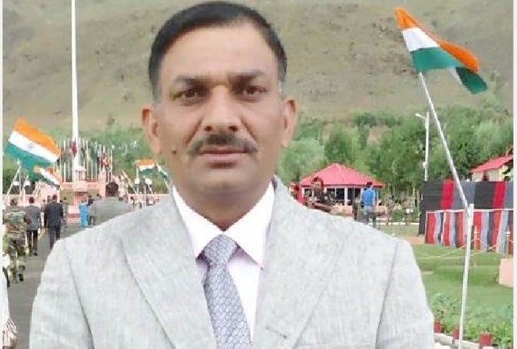 Valentine Day 2019: Indian Army Soldiers Love for Mother India