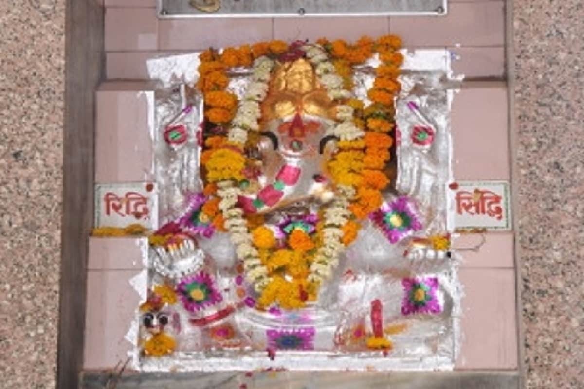 every couples must visit Ishqiya Gajanan Temple