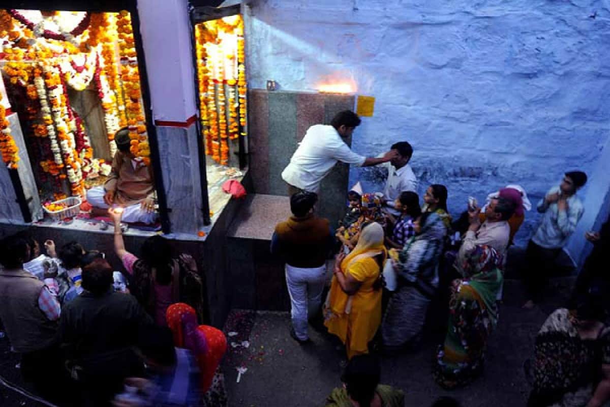 every couples must visit Ishqiya Gajanan Temple