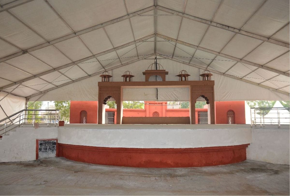 Taj Mahal shilpgram decorated for Taj Mahotsav 2019
