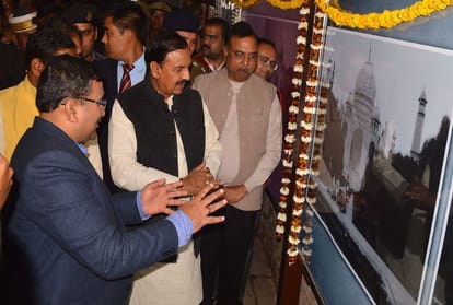 minister mahesh sharma laid the foundation stone of development works in Taj corridor