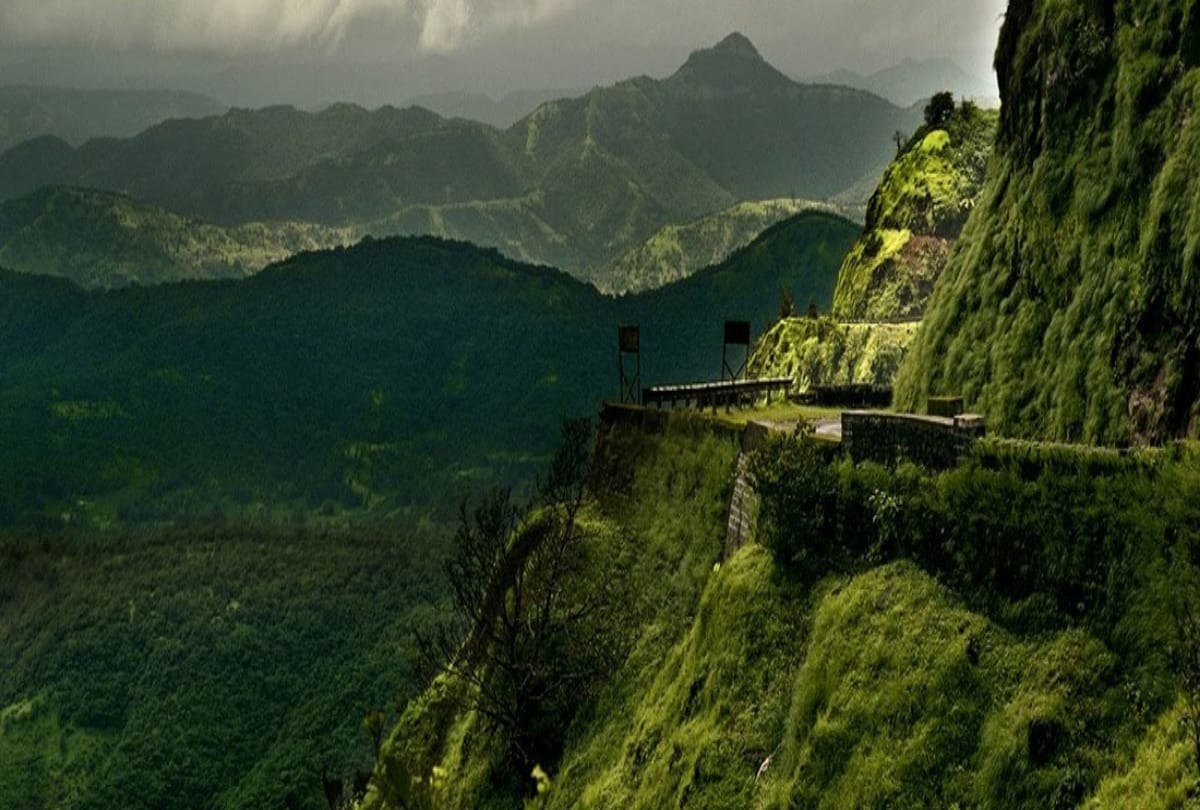 plan a trip to learn history of buddha in bhaja caves pune