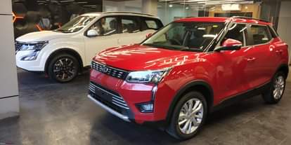 Mahindra XUV300-1