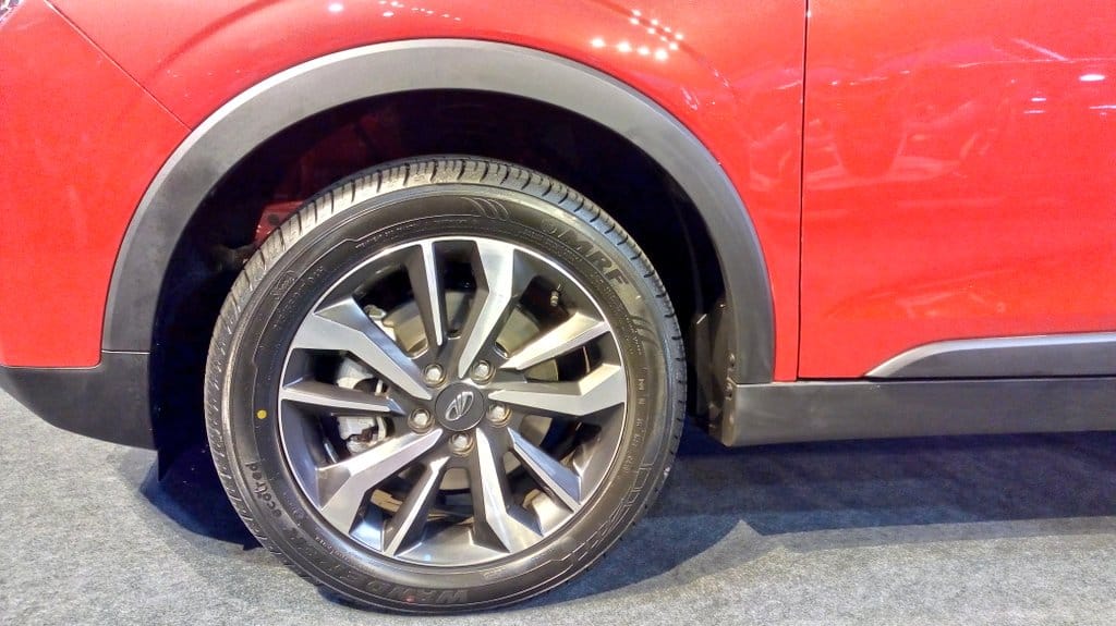 Read the all features of New launched Mahindra XUV300, know all features specifications and Prices