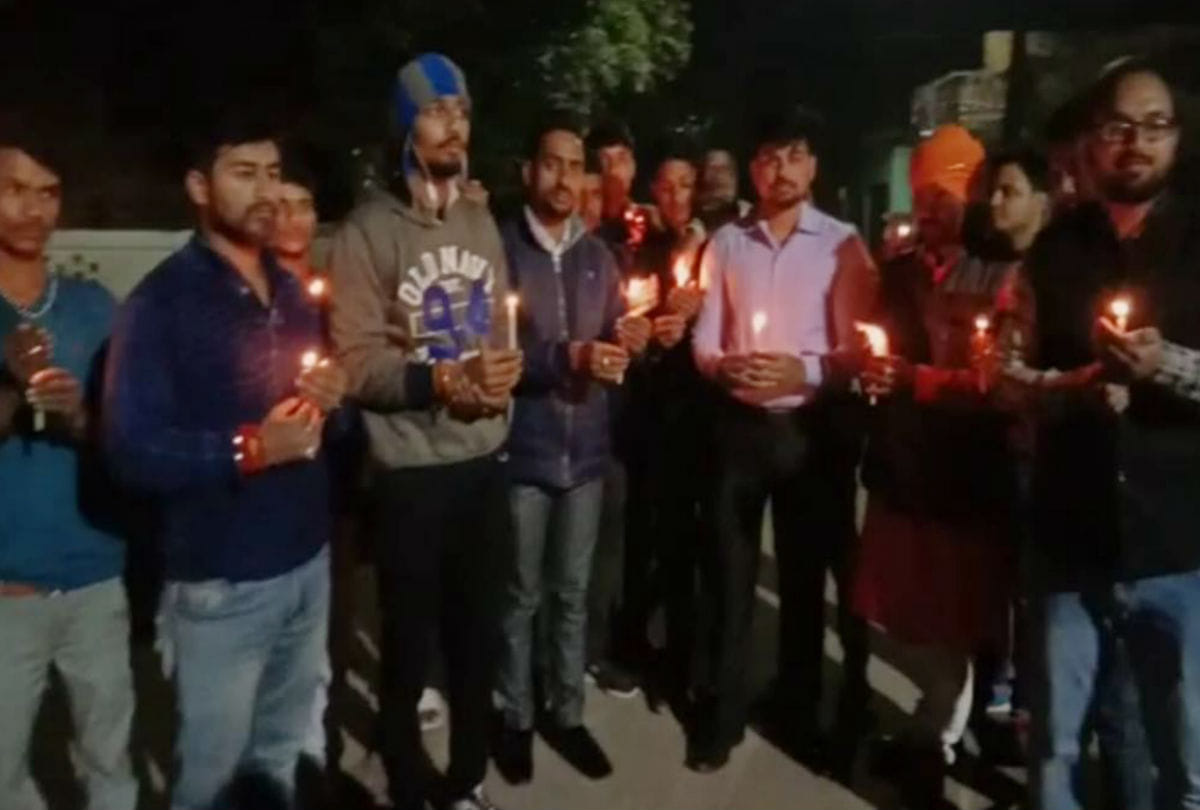 people pays tributes to martyrs of kashmir terror attack