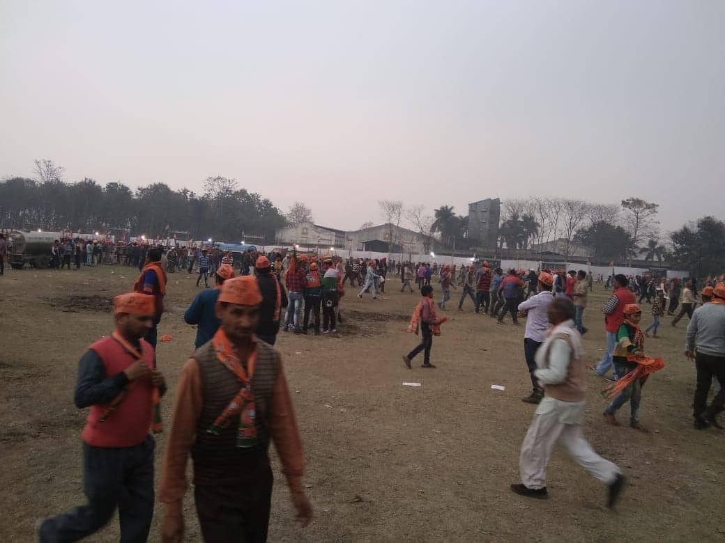 People crowd on road for saw pm narendra modi in ramnagar 