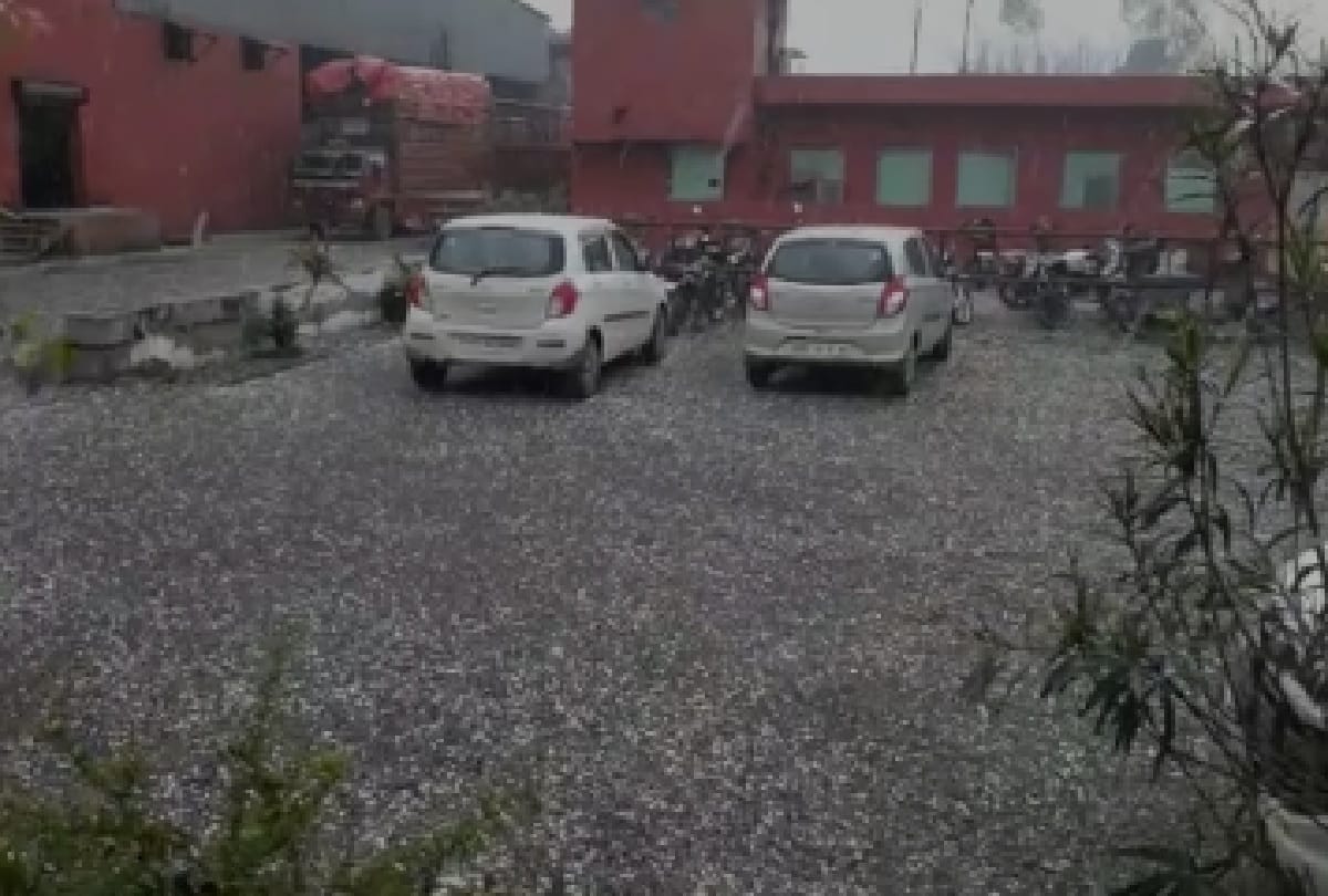 rain and hailstone lashes in parts of Hapur delhi ncr all update