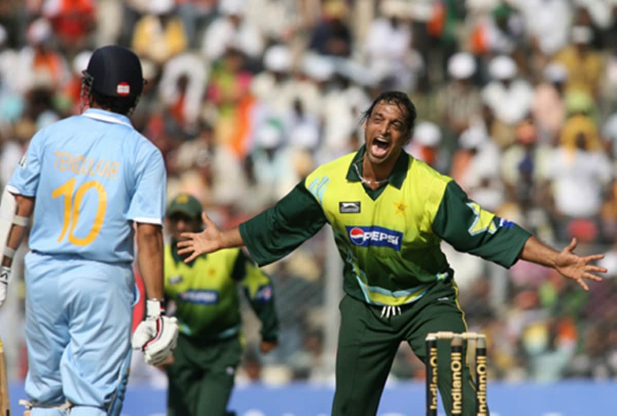 Amitabh Bachchan corona positive: Shahid Afridi and Shoaib Akhtar wish speedy recovery to Big b