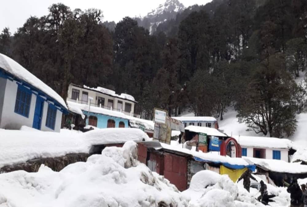 Weather Forecast Today Update in Badrinath, Kedarnath Char Dham Yatra:  sadhu doing tapasya in minus four degree temperature in char dham