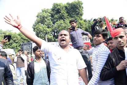 sp scst prakost people fought with police
