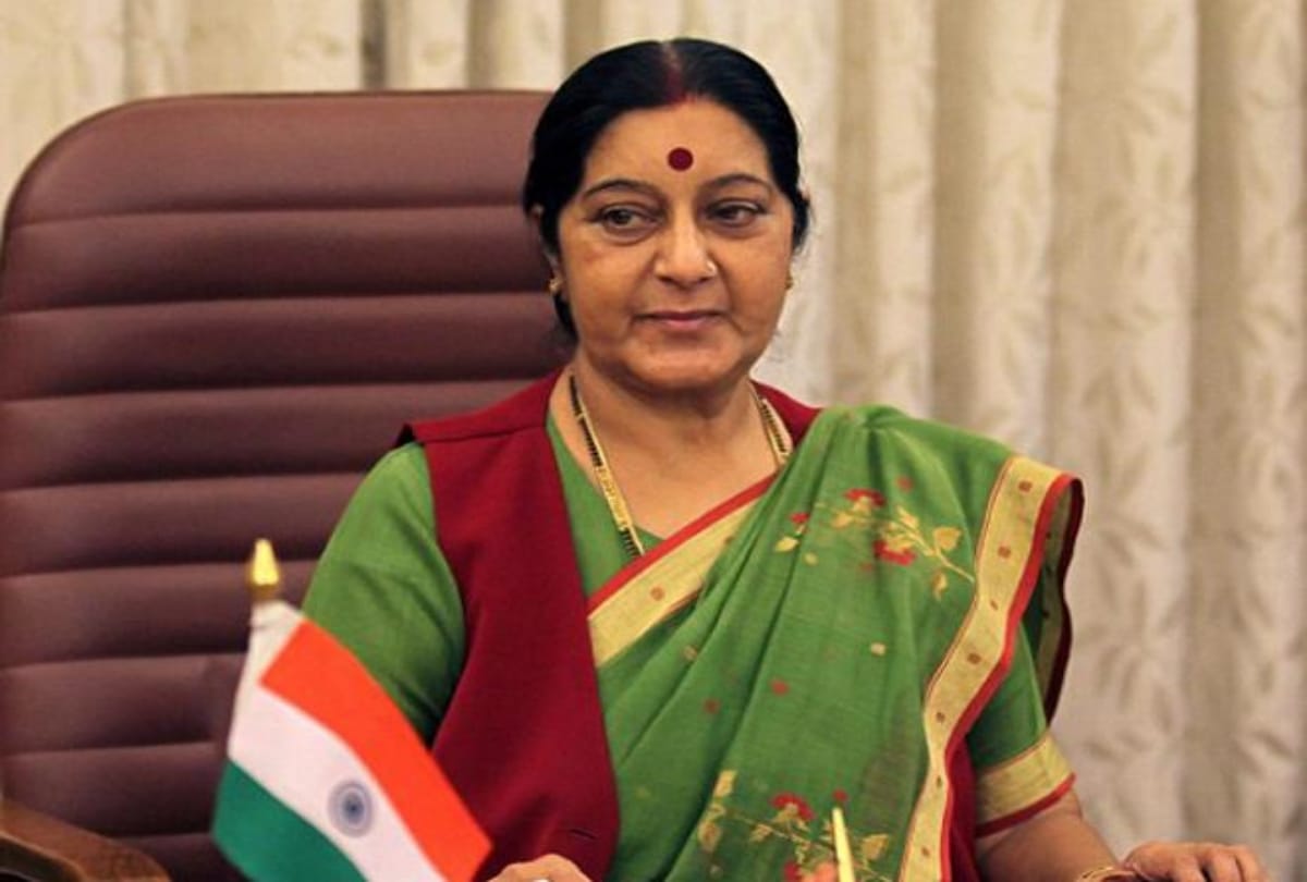 Foreign Minister and BJP leader sushma swaraj launches campaign for Lok Sabha elections from Noida