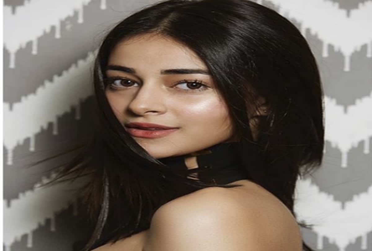 See ananya pandey bold hot look in black dress