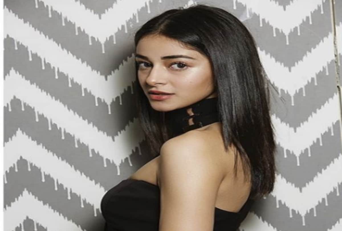 See ananya pandey bold hot look in black dress