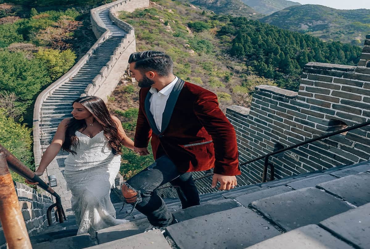 newlywed couple traveled to 33 countries for their honeymoon