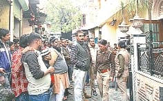 police beaten at sotiganj