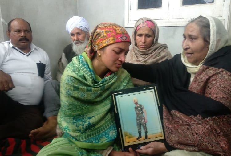 Pulwama Terror Attack, Sarabjit Singh Sister Dalbir Kaur Statement on Navjot Sidhu