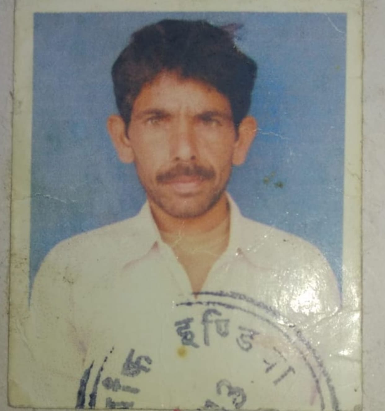 गंगलई में खेत पर गए किसान की बिजली गिरने से मौत