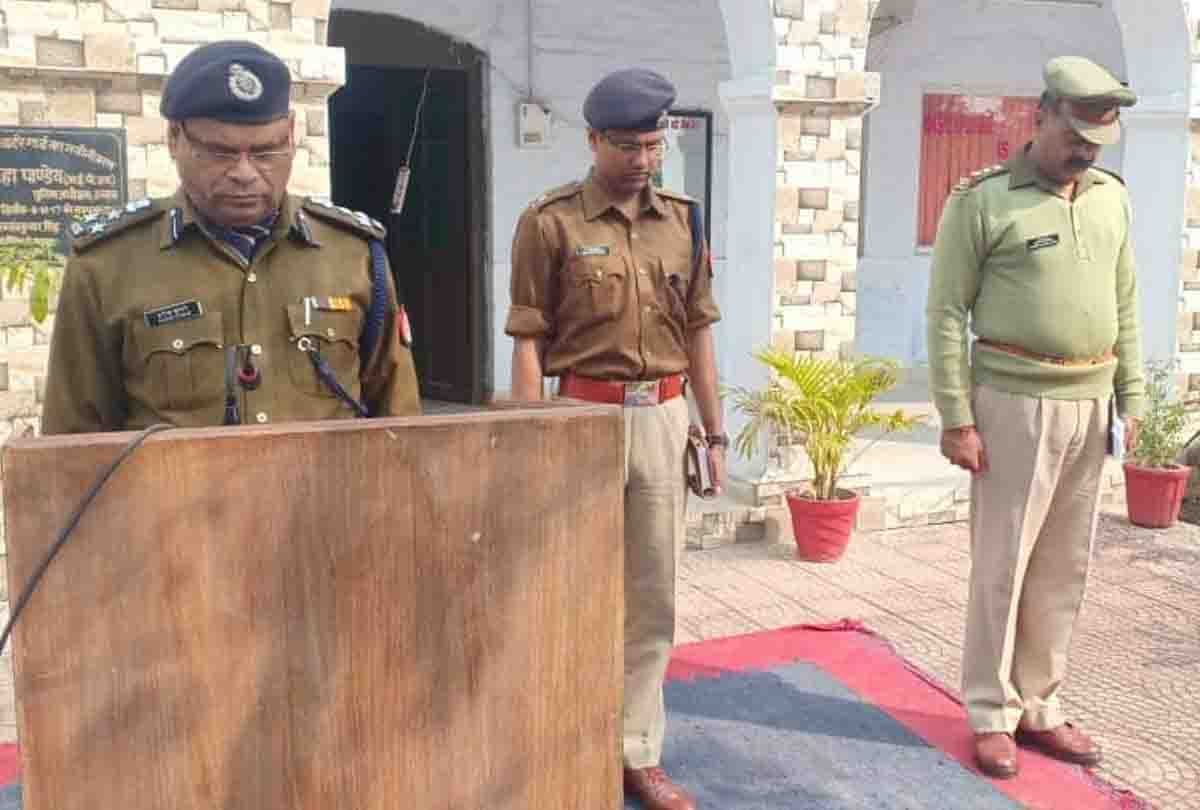 UP Police give tribute to martyrs in terror attack in Pulwama