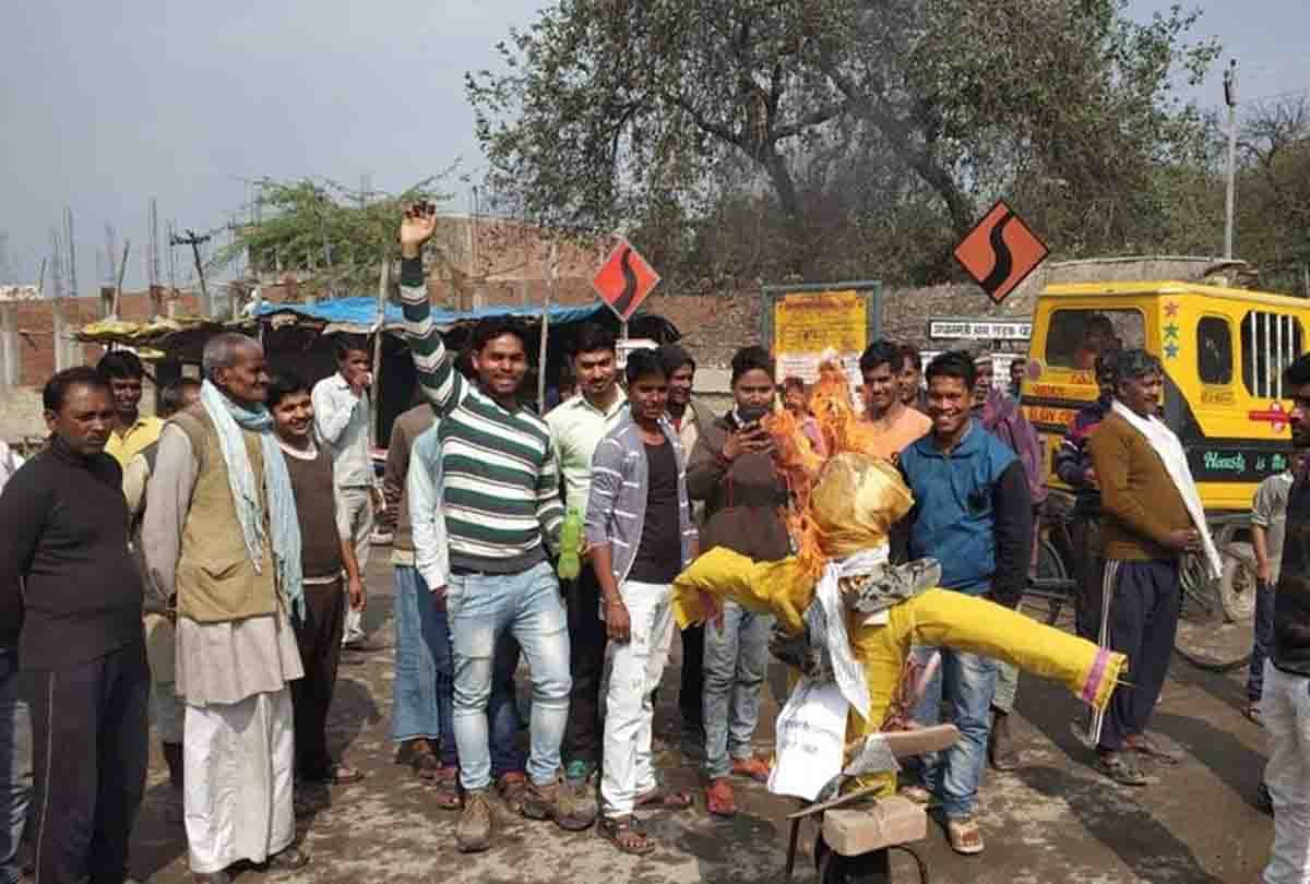 UP Police give tribute to martyrs in terror attack in Pulwama