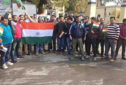 blow the effigy of terrorism in kanpur after Pulwama Terrorist attack