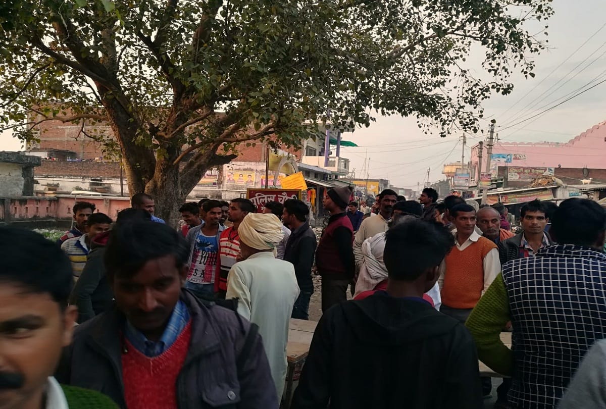 constable committed misbehaving with teenager in kushinagar